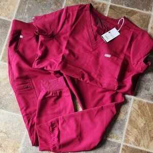 Figs Women's Track Pants & Joggers - Burgundy